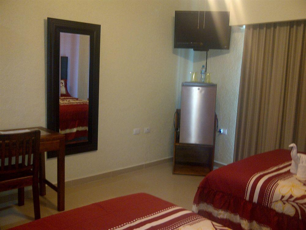 Hotel Isleno Isla Mujeres Buitenkant foto