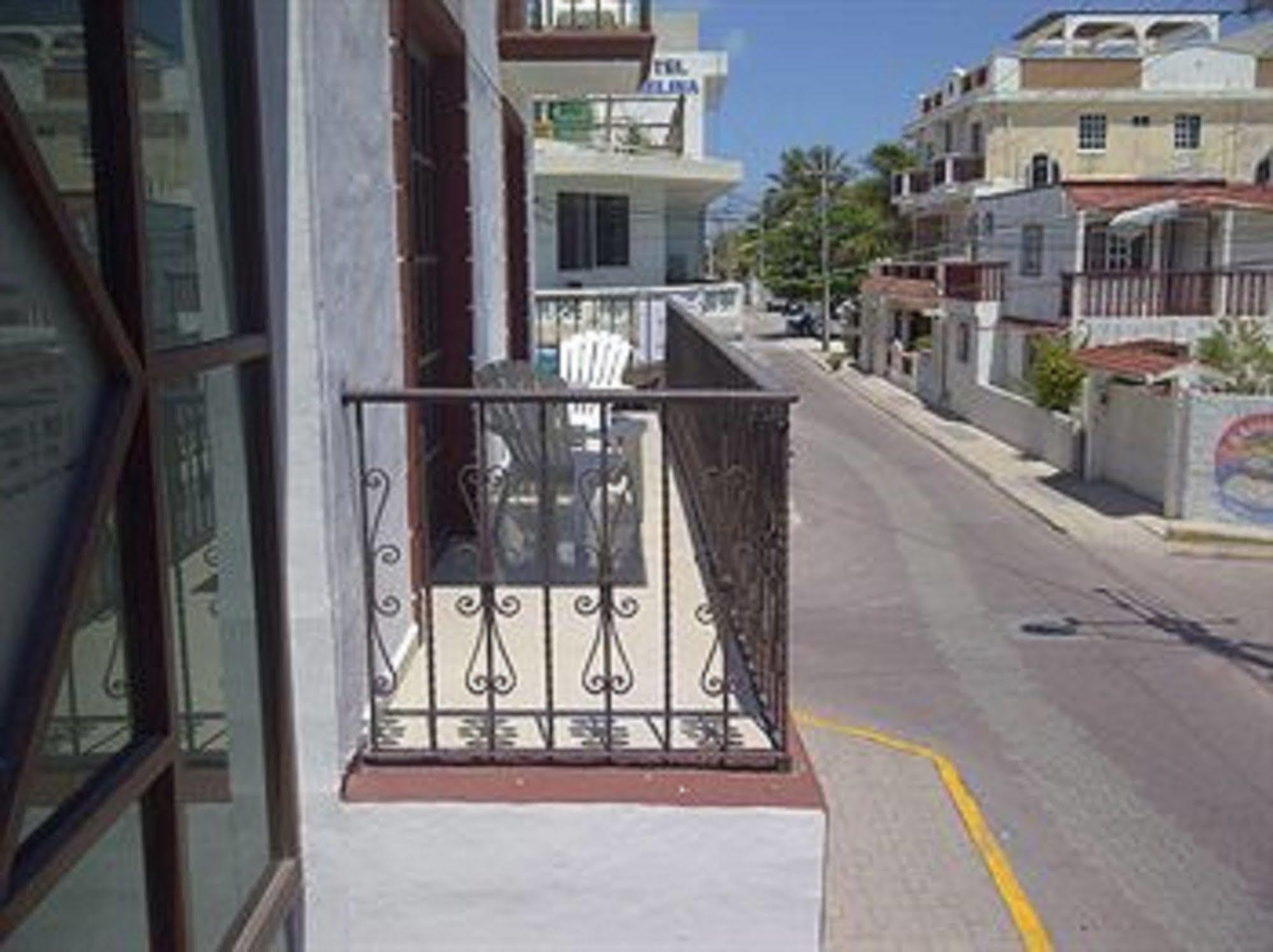 Hotel Isleno Isla Mujeres Buitenkant foto