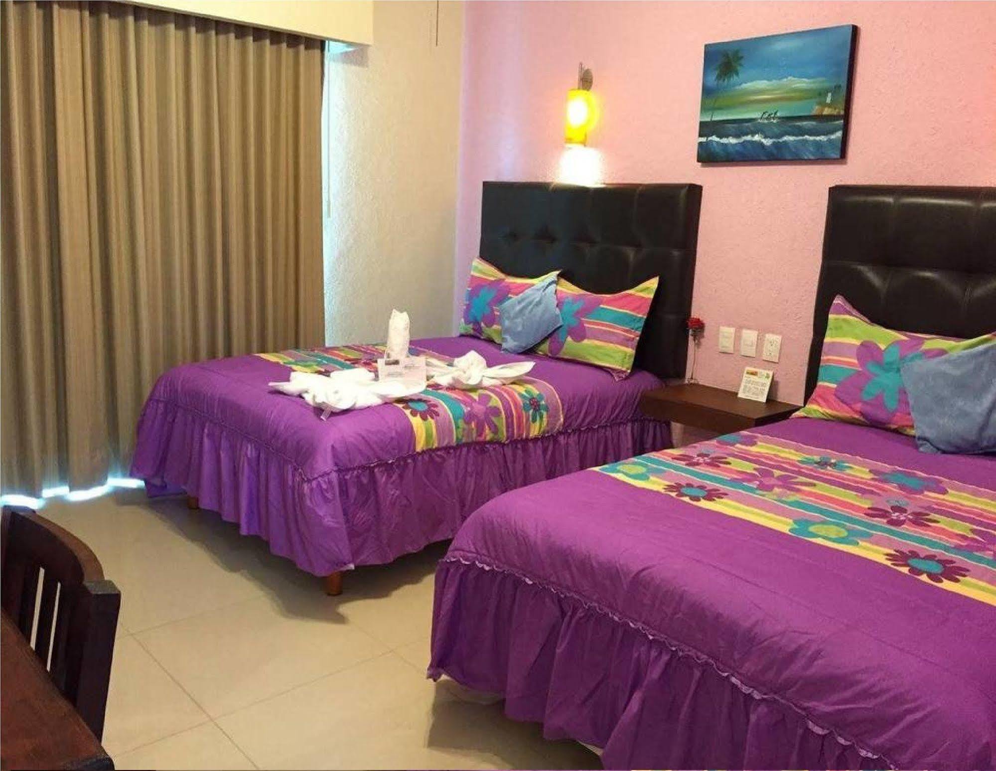 Hotel Isleno Isla Mujeres Buitenkant foto