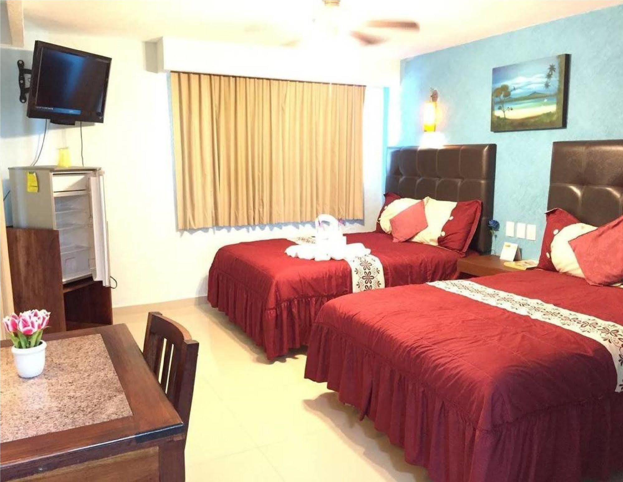 Hotel Isleno Isla Mujeres Buitenkant foto