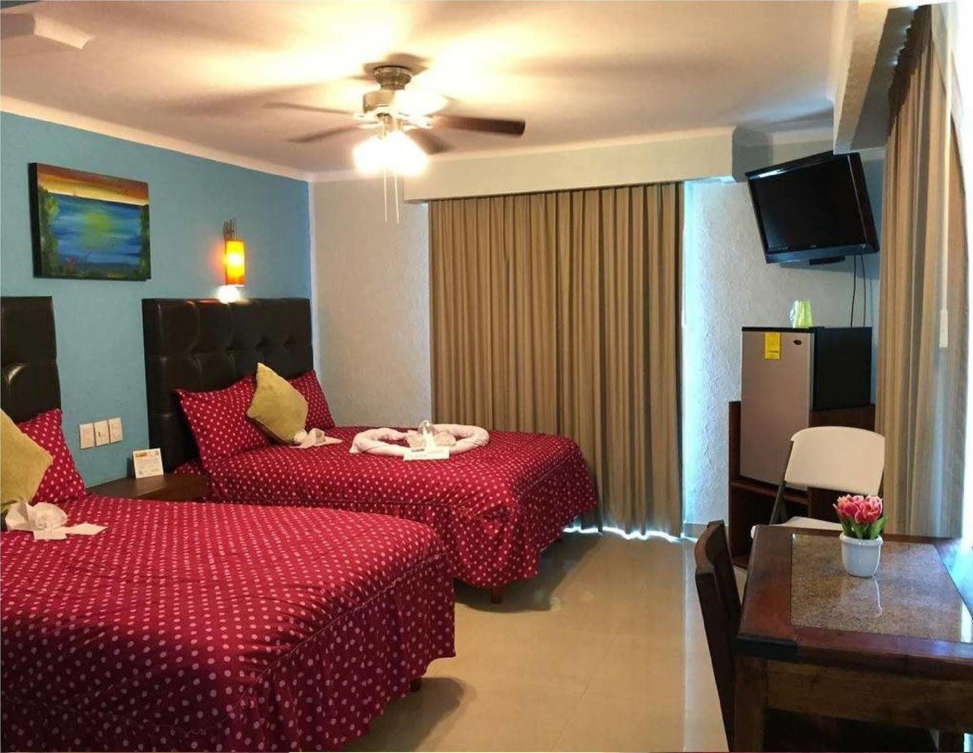 Hotel Isleno Isla Mujeres Buitenkant foto