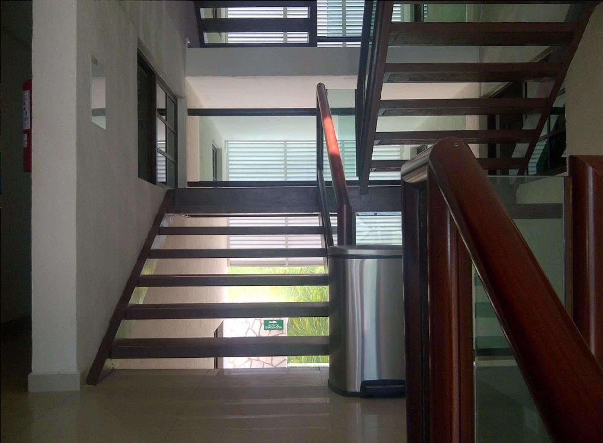 Hotel Isleno Isla Mujeres Buitenkant foto